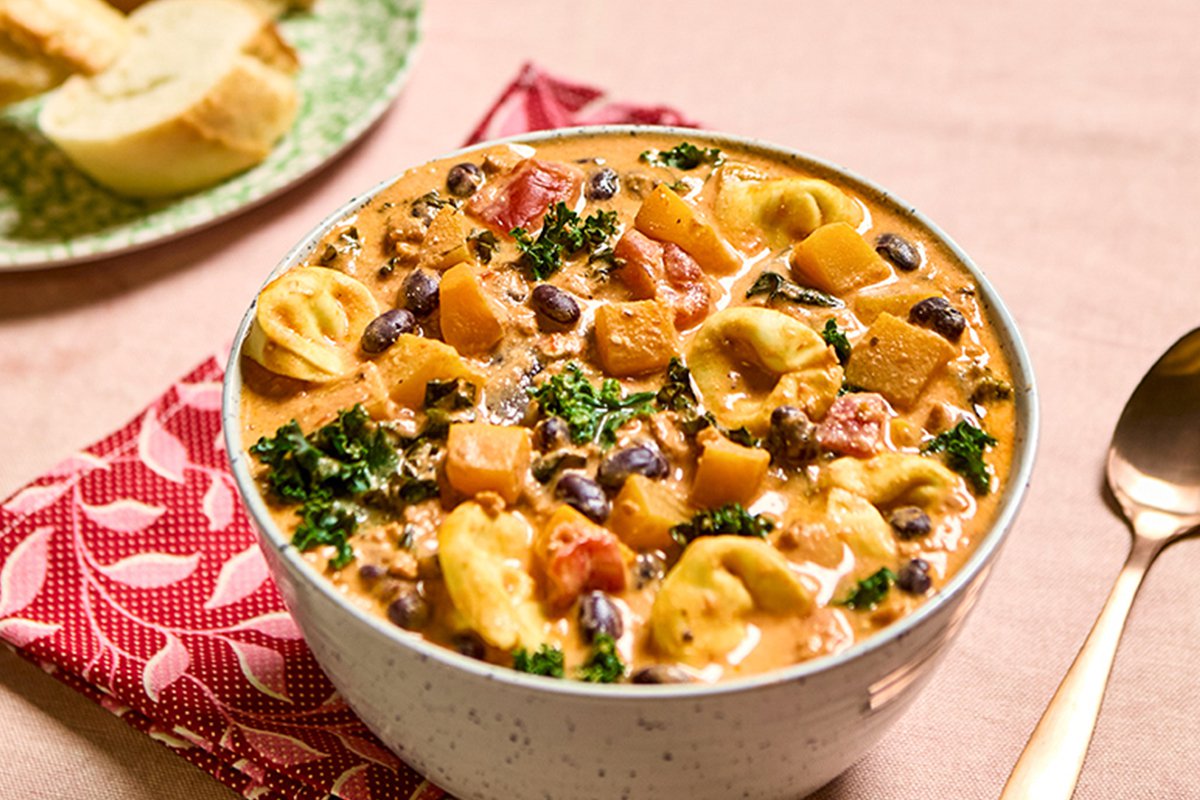 Creamy tortellini minestrone